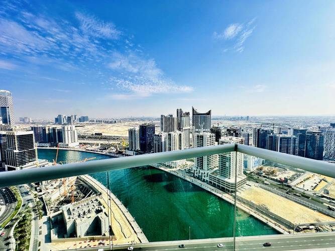 Vserve Stylish Specious 1 Br With Canal View