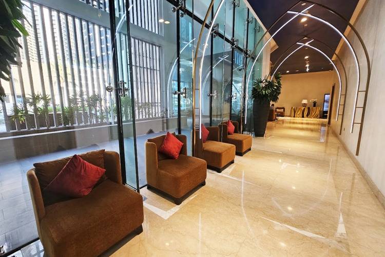 Vserve Stylish Specious 1 Br With Canal View