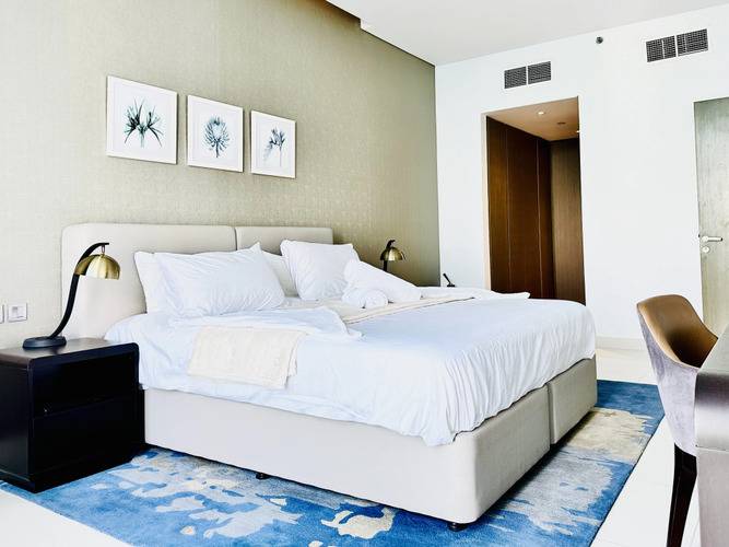 Vserve Stylish Specious 1 Br With Canal View