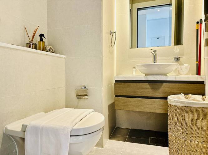 Vserve Stylish Specious 1 Br With Canal View