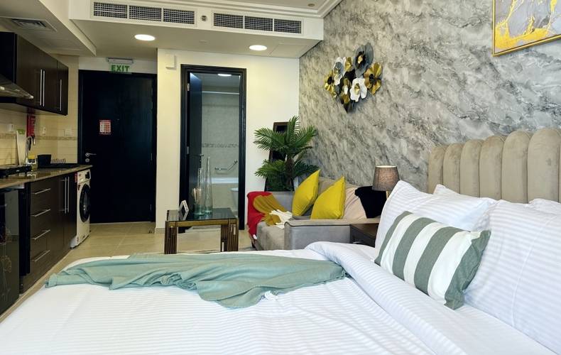 Cosmos Living Charming Studio With Balcony