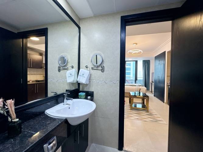Cosmos Living Charming Studio With Balcony