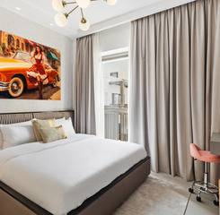 $item['hotel']['name']