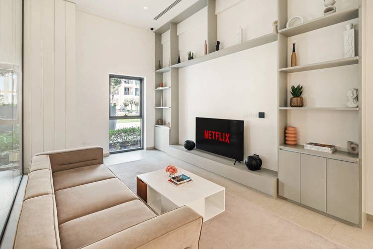 Elegant And Modern Apartment In Dubai Creek Harbour