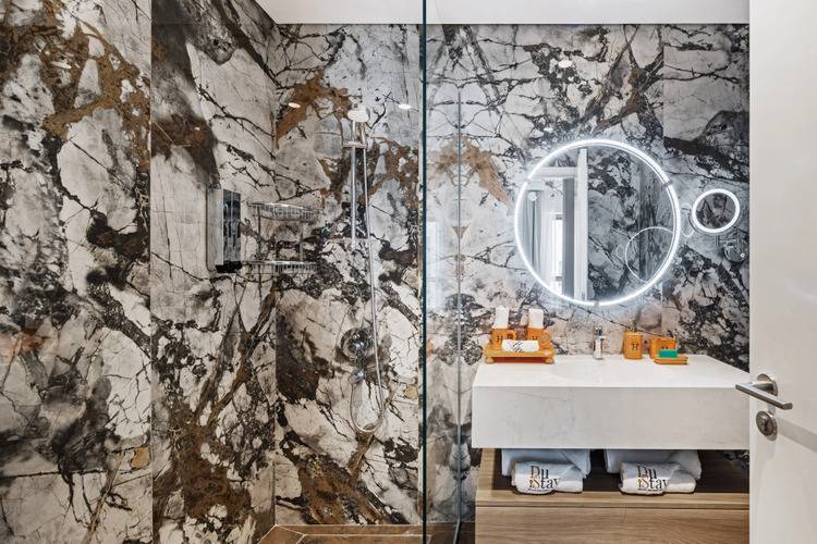 Elegant And Modern Apartment In Dubai Creek Harbour