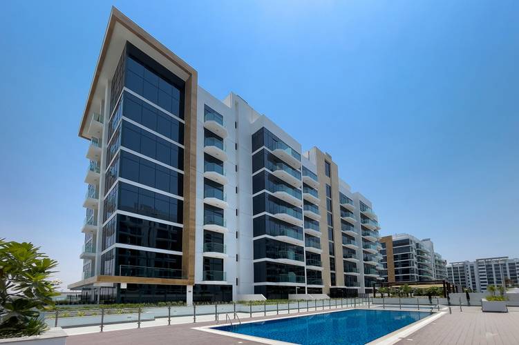 Lovely Studios At Azizi Riviera