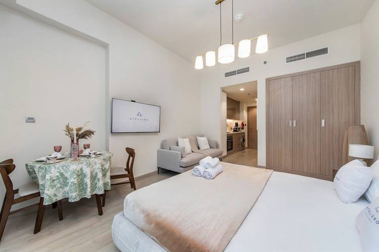 Lovely Studios At Azizi Riviera