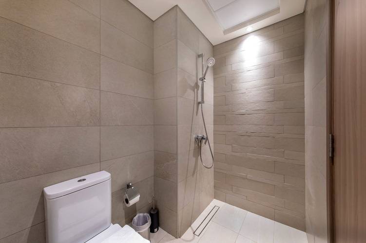 Lovely Studios At Azizi Riviera