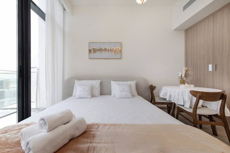 Lovely Studios At Azizi Riviera