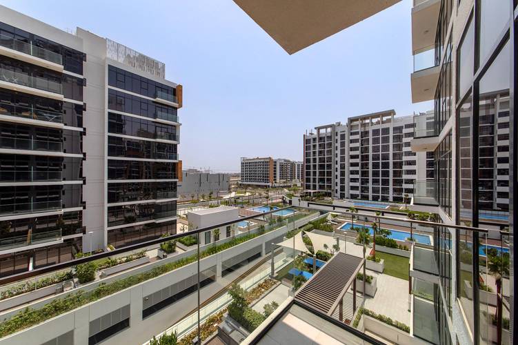 Lovely Studios At Azizi Riviera