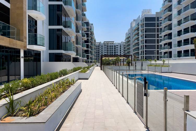 Lovely Studios At Azizi Riviera