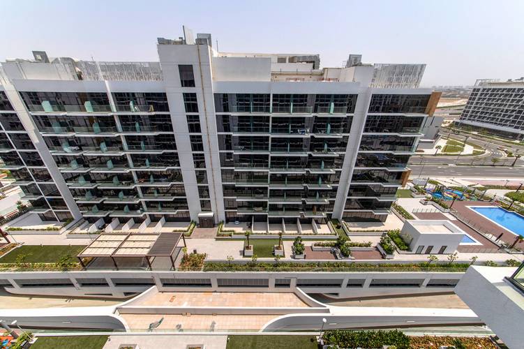 Lovely Studios At Azizi Riviera