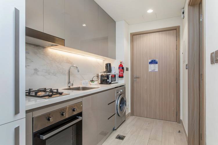 Lovely Studios At Azizi Riviera