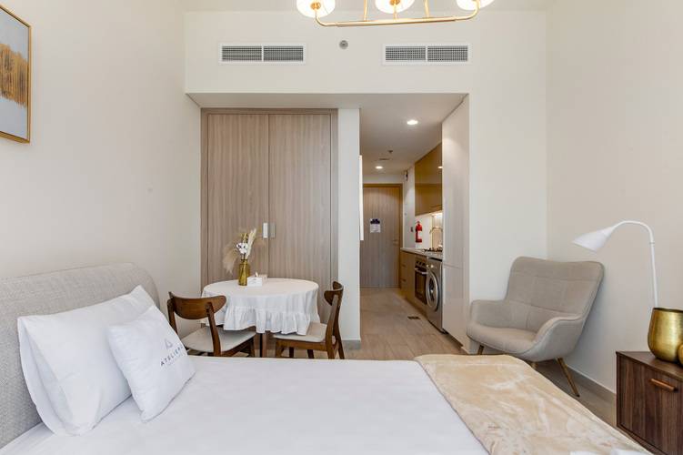 Lovely Studios At Azizi Riviera