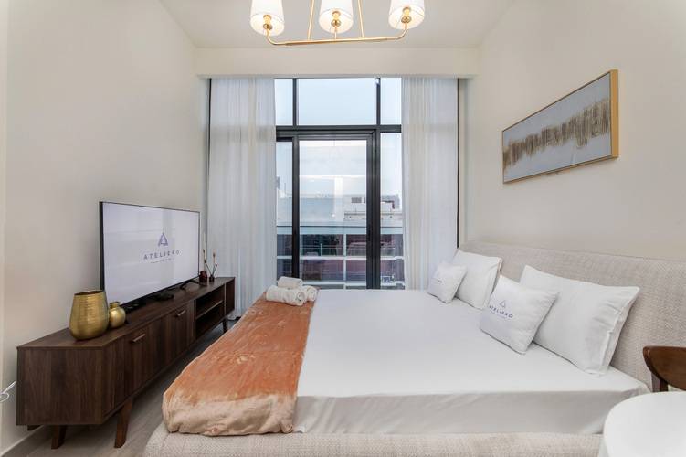 Lovely Studios At Azizi Riviera