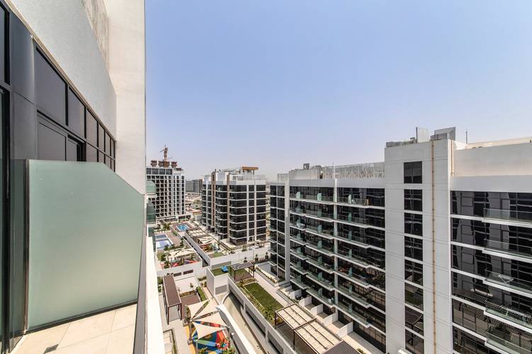 Lovely Studios At Azizi Riviera