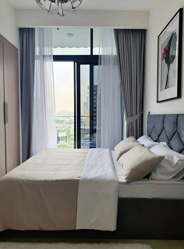 Urban Grey Escape
