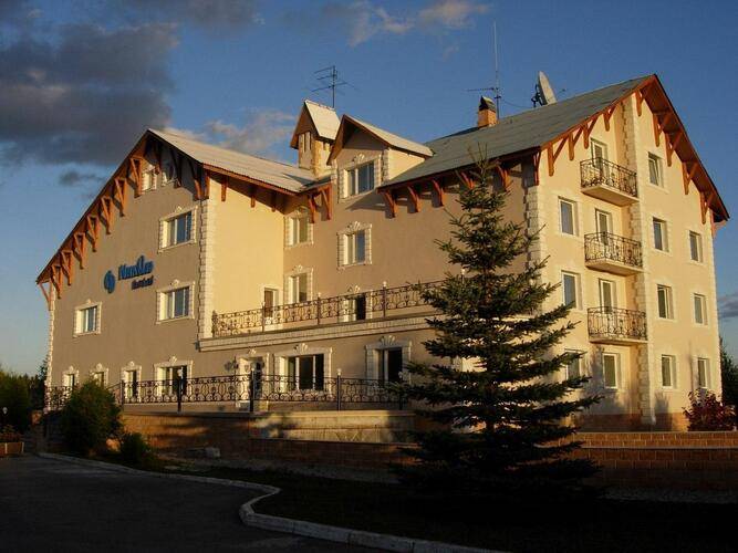 Николь