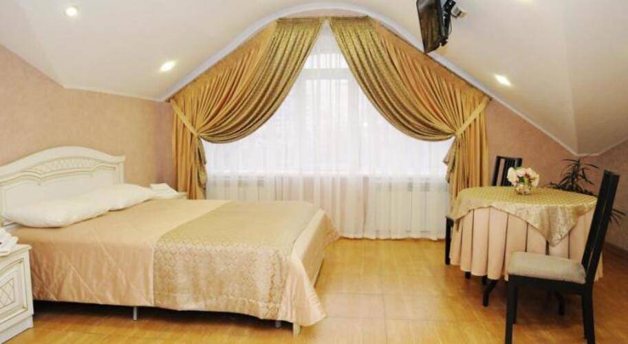 Гончаровъ