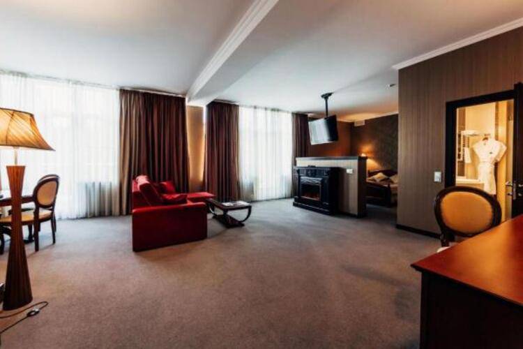 Azimut Park Hotel & Spa Repino