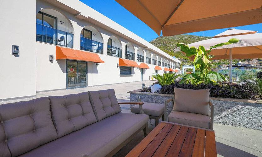 Ada Port Hotel