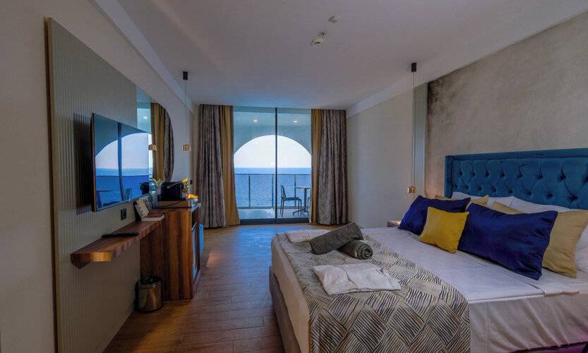 Ada Port Hotel