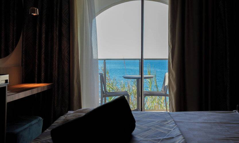 Ada Port Hotel