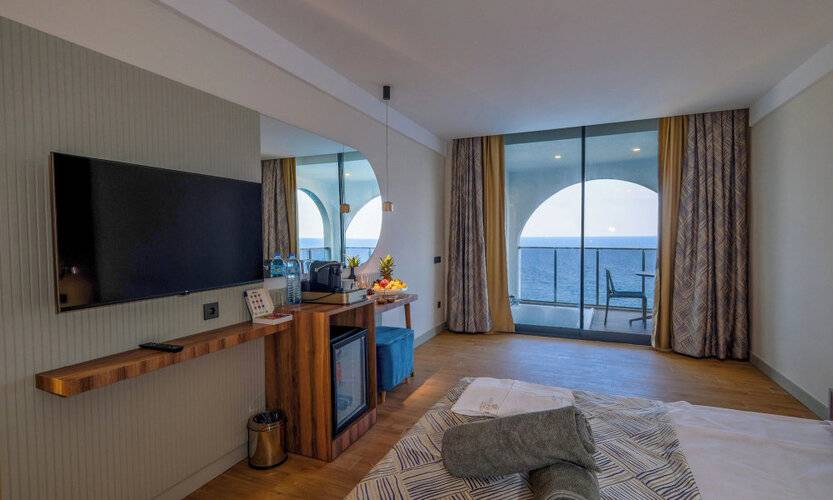 Ada Port Hotel