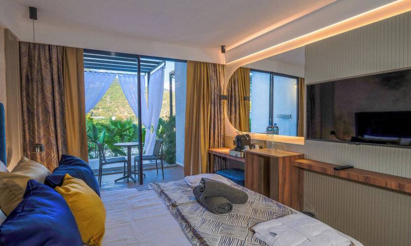 Ada Port Hotel