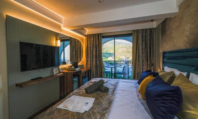 Ada Port Hotel