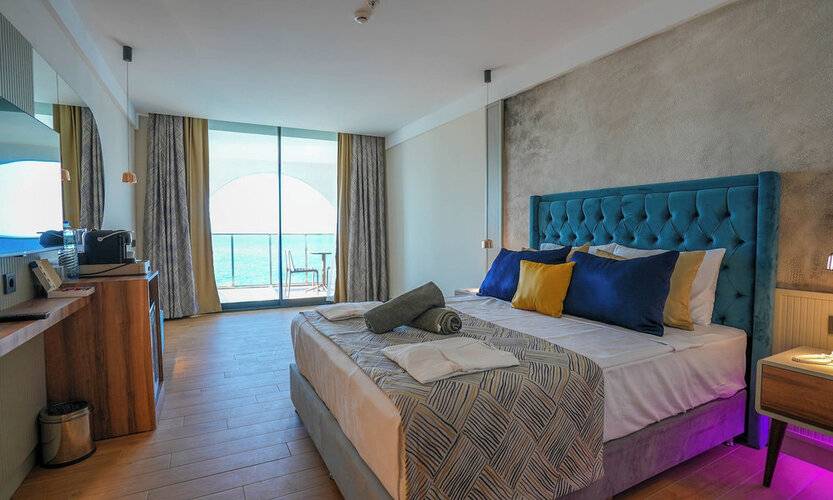 Ada Port Hotel