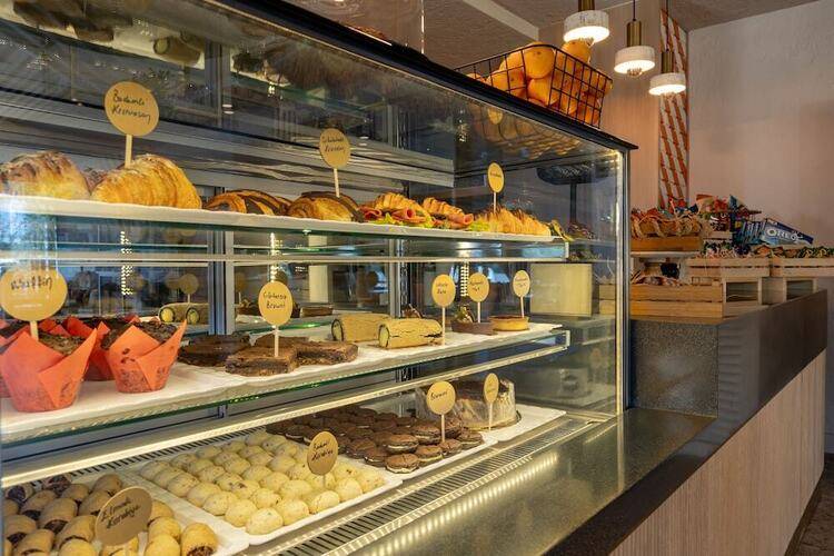 Oli Hotel And Suites