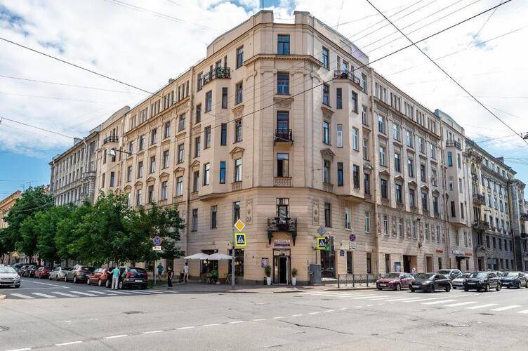 Marco's Apartment House