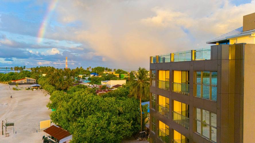 Beach Hotel Guraidhoo