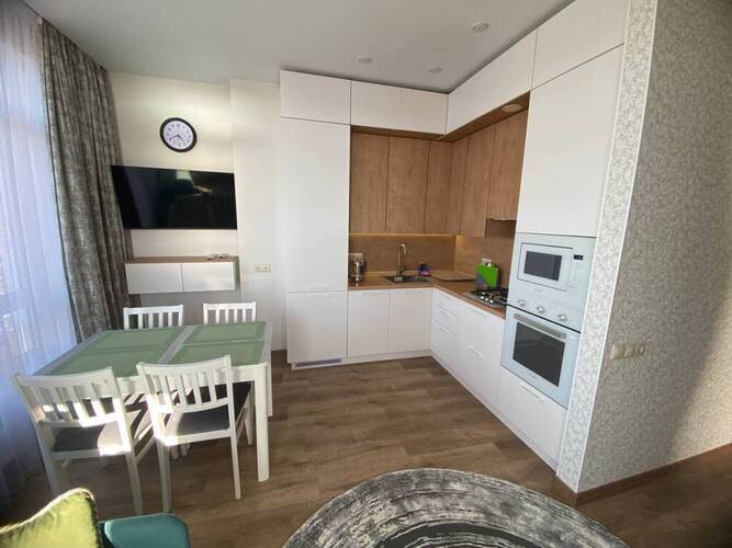 Квартира Изумрудная 38