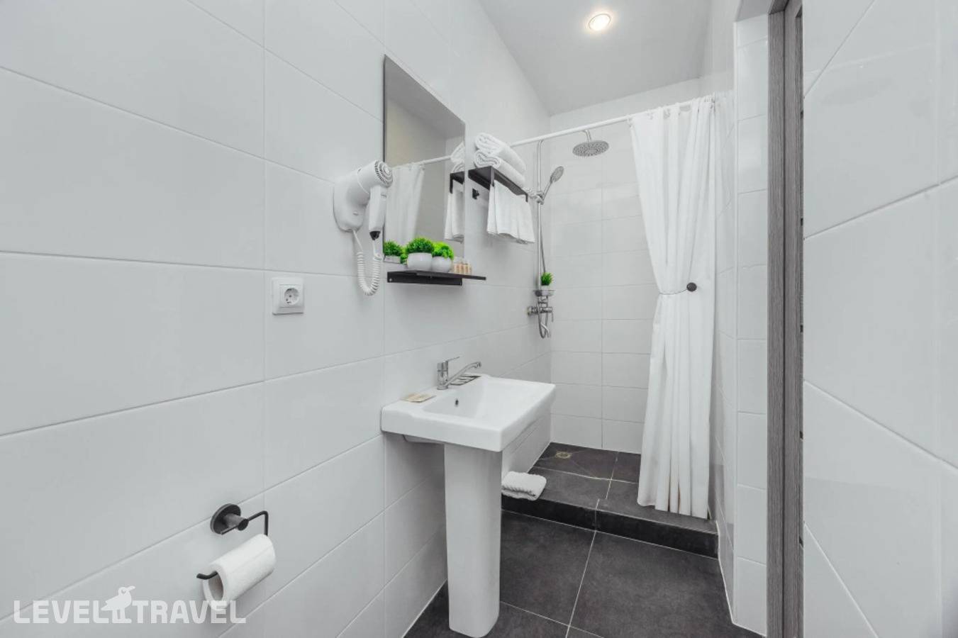 фотографии отеля Меблированные Комнаты В Мини-Отеле Бронау Эсма в Абхазия(Пицунда) - фото №15