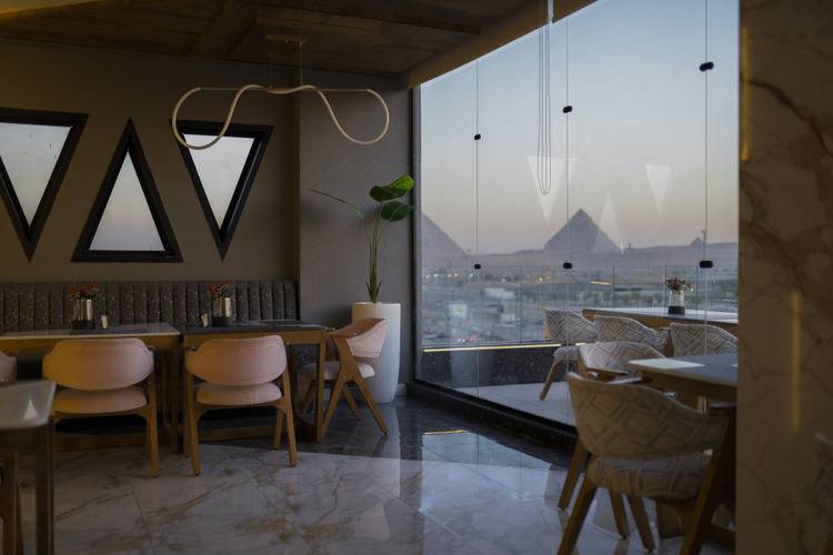 Royal Great Pyramid Inn