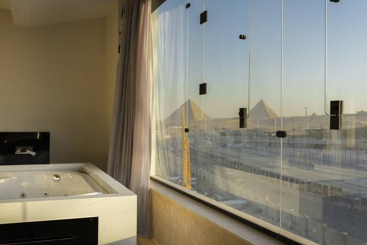 Royal Great Pyramid Inn
