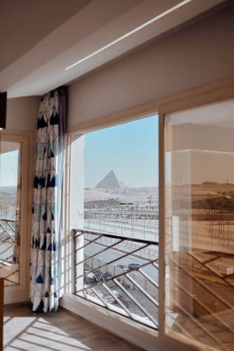 Royal Great Pyramid Inn