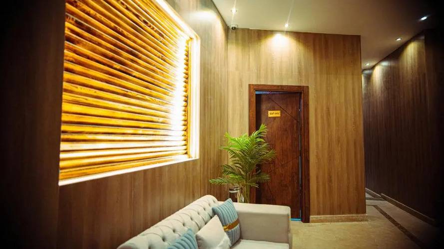 Rotana Palace Suites