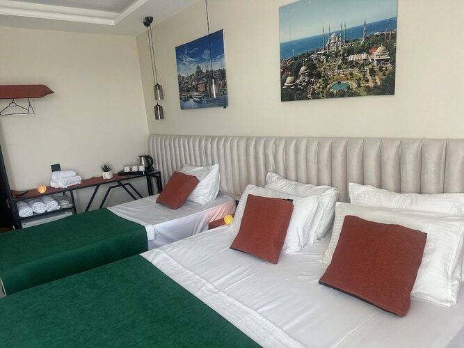 D Twins Airport Hotel