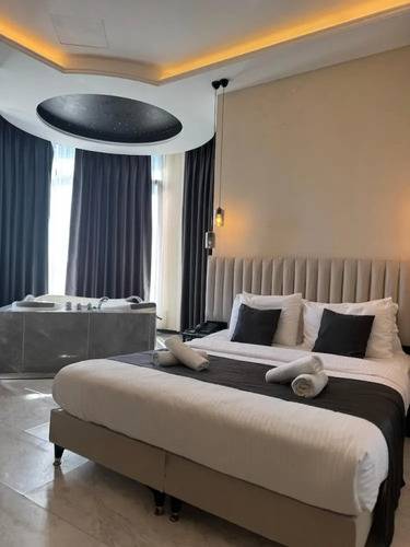 D Twins Airport Hotel