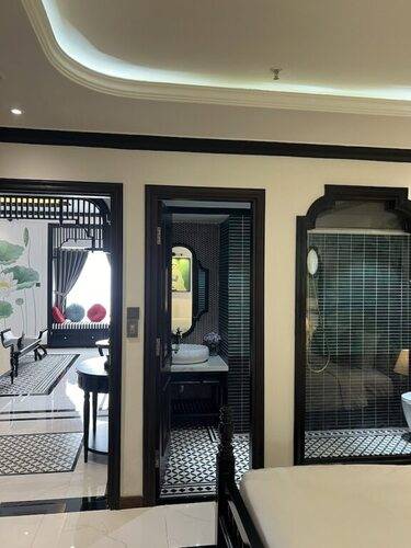 Mercy Emerald Hotel