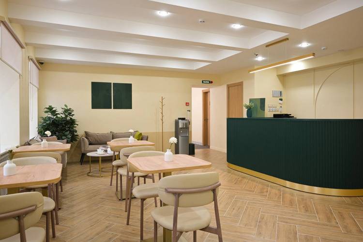 Mirum Hotel