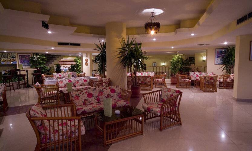 Flamenco Beach And Resort