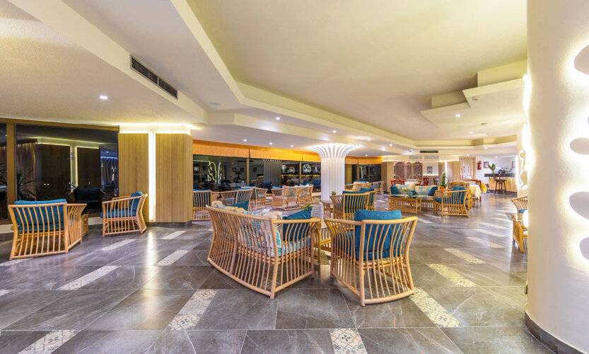 Flamenco Beach And Resort