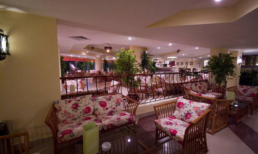 Flamenco Beach And Resort