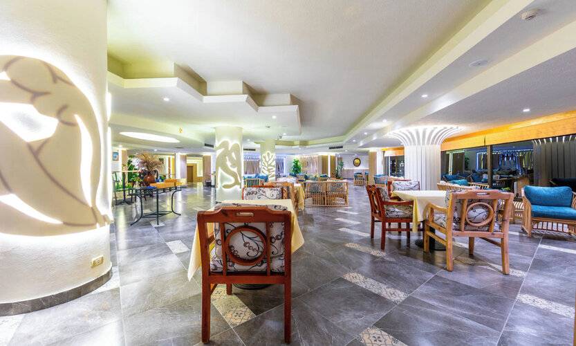 Flamenco Beach And Resort