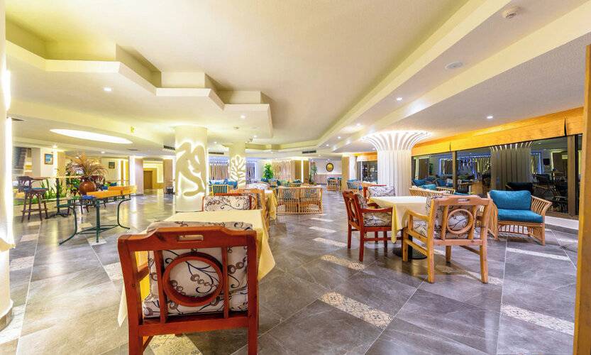 Flamenco Beach And Resort