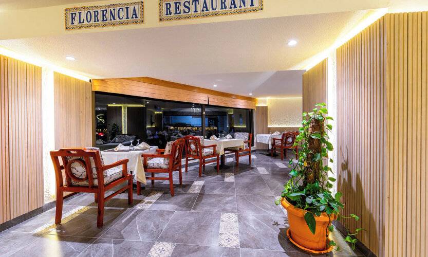 Flamenco Beach And Resort